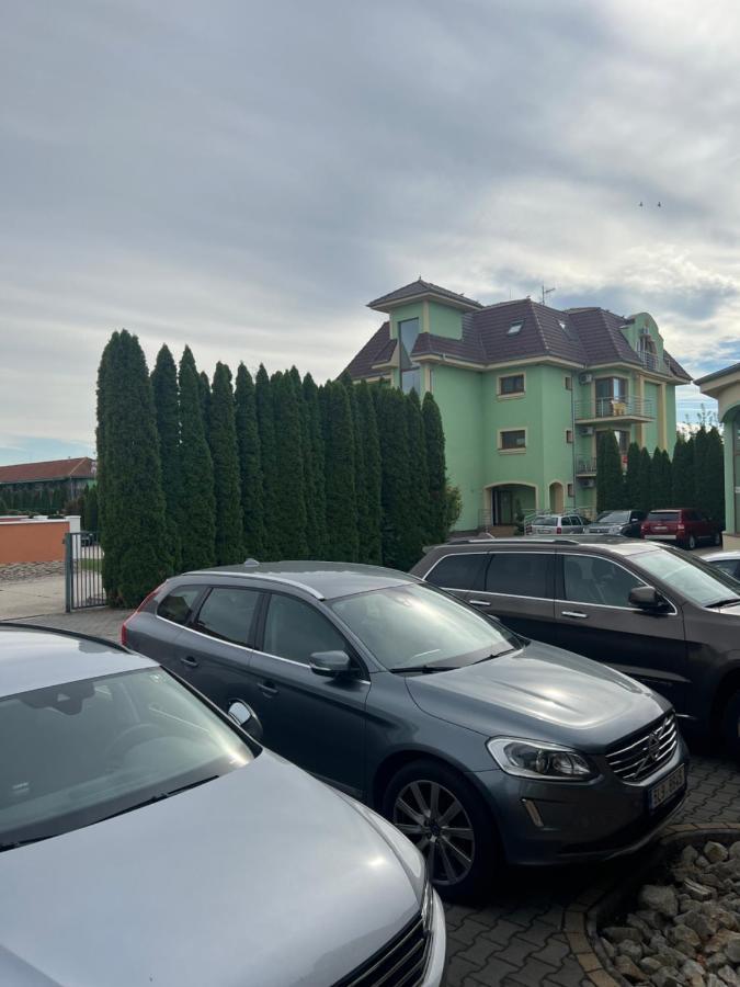 Pensionbb Veľký Meder Zewnętrze zdjęcie